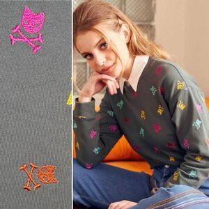 ModCloth DriveIn Diva Collar Cat Print Sweatshirt Grey Rainbow Cross Bones M NWT